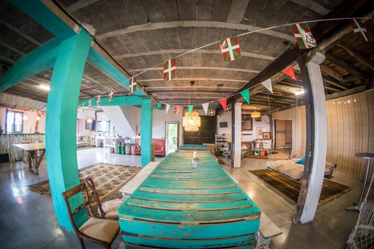 Surf Camp San Sebastian Partyhostel Aia Dış mekan fotoğraf